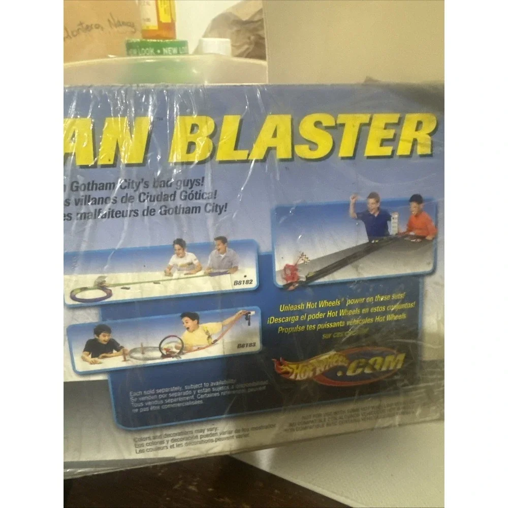 BATMAN BLASTER PLAYSET HOT WHEELS  2003‎ CAR SET VEHICLE Unopened Batmobile Car
